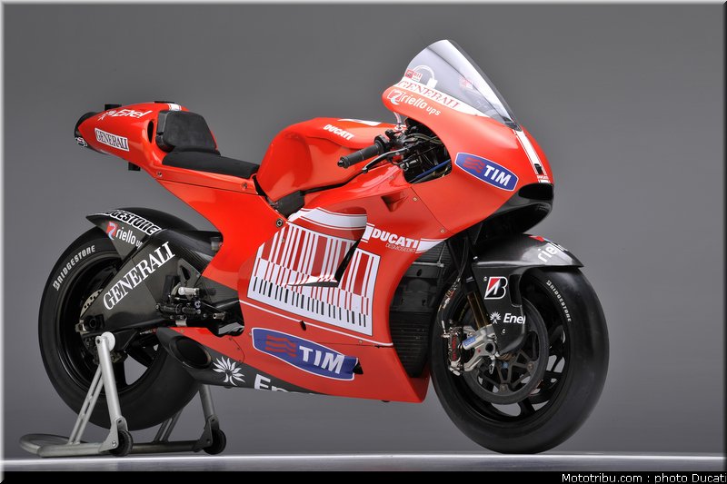 ducati_gp10_2010_003