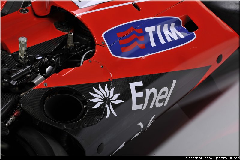 ducati_gp10_2010_004