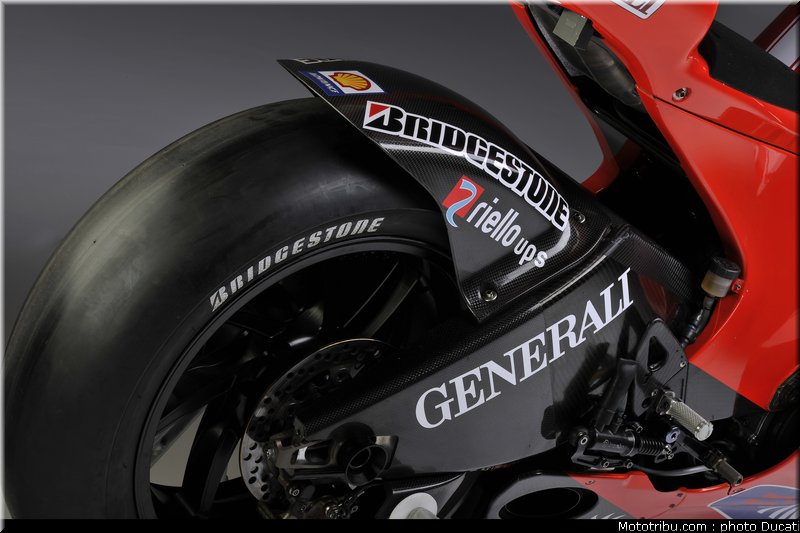 ducati_gp10_2010_008