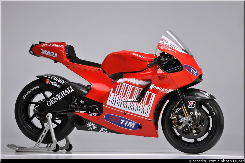 ducati_gp10_2010_009