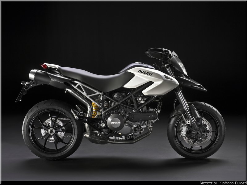 ducati_hypermotard_2010_3