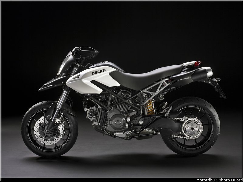 ducati_hypermotard_2010_4