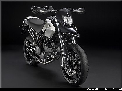 ducati_hypermotard_2010_1.JPG