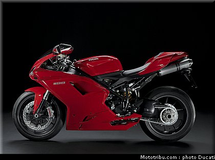 ducati_1198_2011_2.jpg