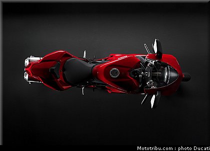 ducati_1198_sp_2011_02.jpg