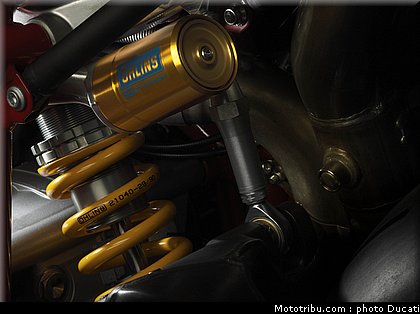 ducati_1198_sp_2011_13.jpg