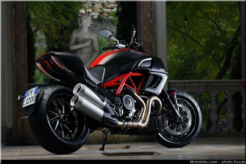 ducati_2011_diavel_013
