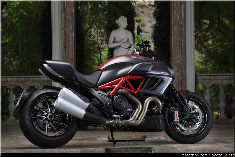ducati_2011_diavel_014