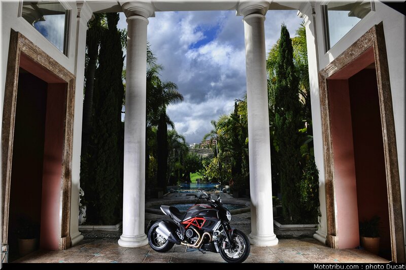 ducati_2011_diavel_016