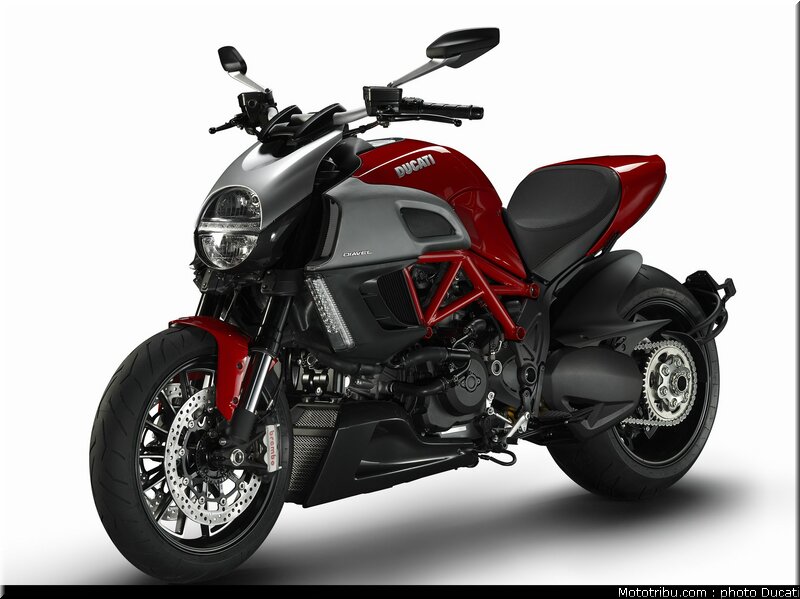 ducati_2011_diavel_019
