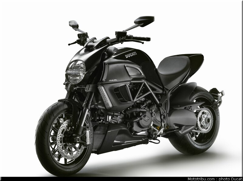 ducati_2011_diavel_020