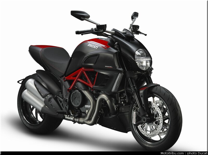 ducati_2011_diavel_022