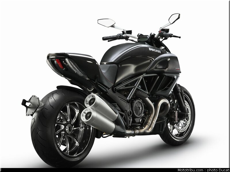 ducati_2011_diavel_023