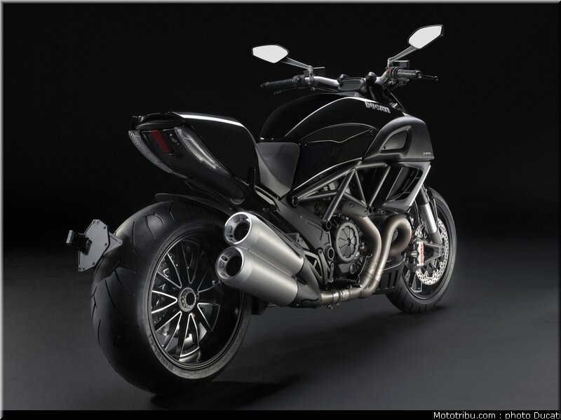 ducati_2011_diavel_026