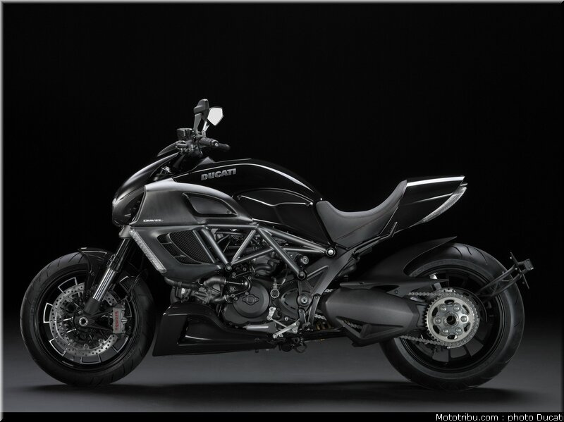 ducati_2011_diavel_027