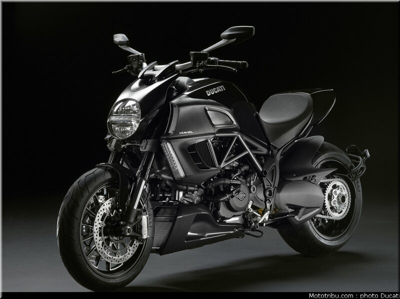 ducati_2011_diavel_028