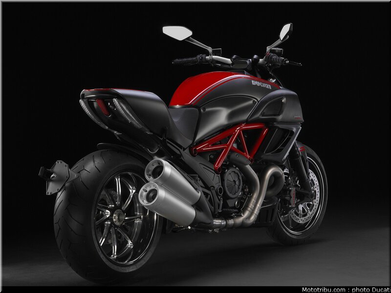 ducati_2011_diavel_030