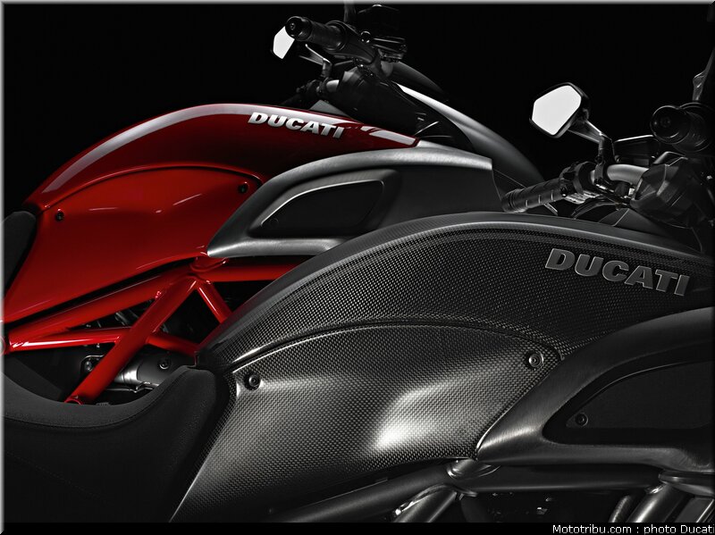 ducati_2011_diavel_032