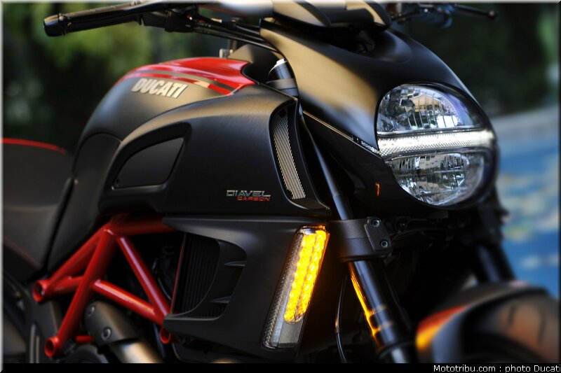 ducati_2011_diavel_034