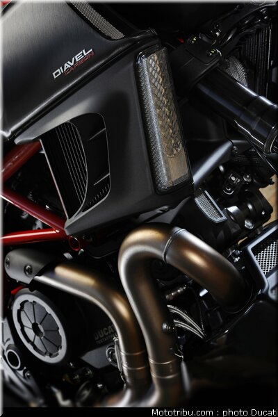 ducati_2011_diavel_040