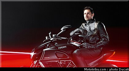 ducati_2011_diavel_006.jpg