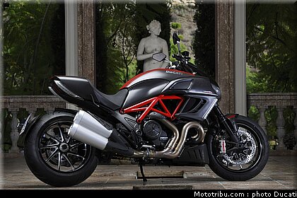 ducati_2011_diavel_014.jpg