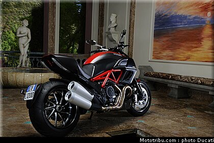 ducati_2011_diavel_015.jpg