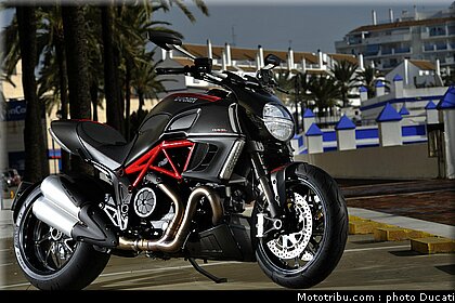 ducati_2011_diavel_017.jpg