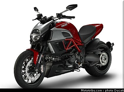 ducati_2011_diavel_019.jpg
