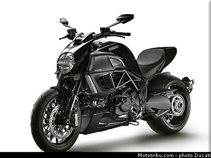 ducati_2011_diavel_020.jpg