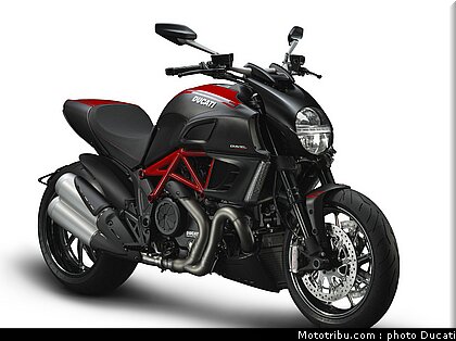 ducati_2011_diavel_022.jpg