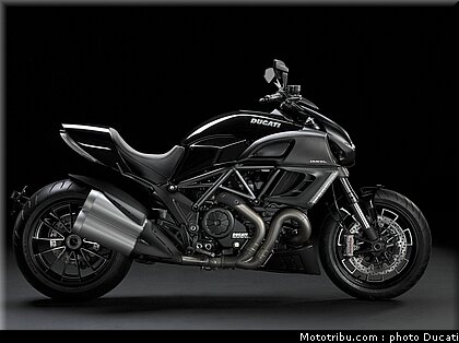 ducati_2011_diavel_025.jpg
