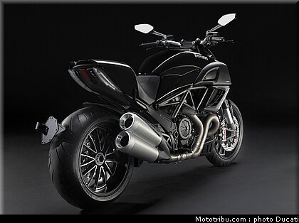 ducati_2011_diavel_026.jpg