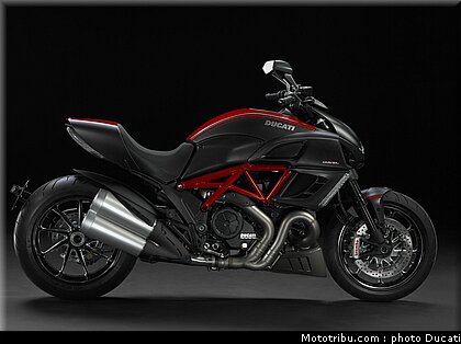 ducati_2011_diavel_029.jpg