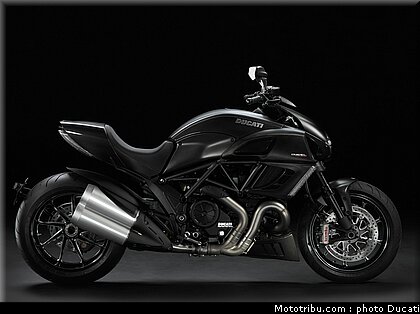 ducati_2011_diavel_031.jpg