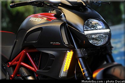 ducati_2011_diavel_034.jpg
