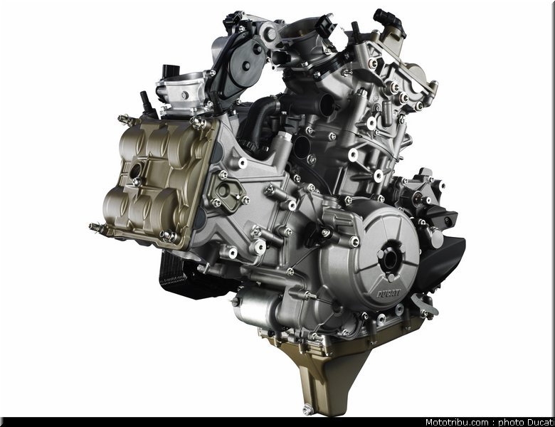 ducati_1199_panigale_032_2012