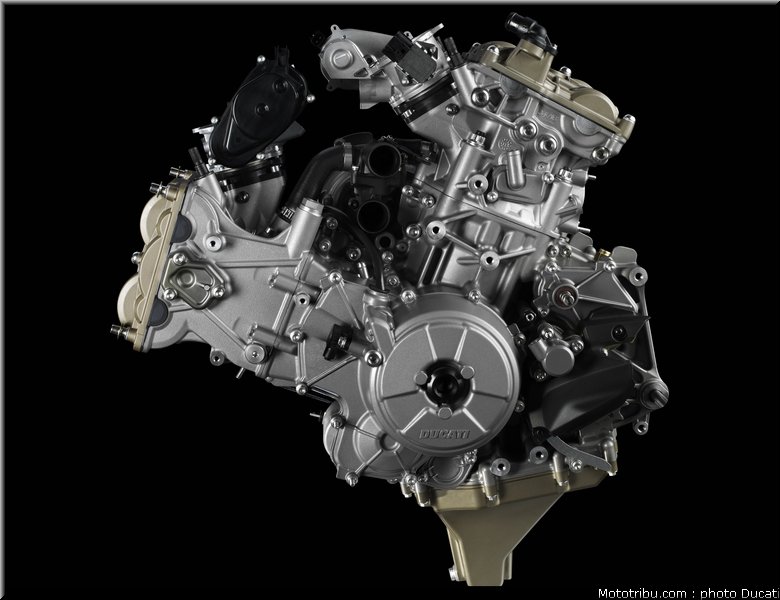 ducati_1199_panigale_035_2012
