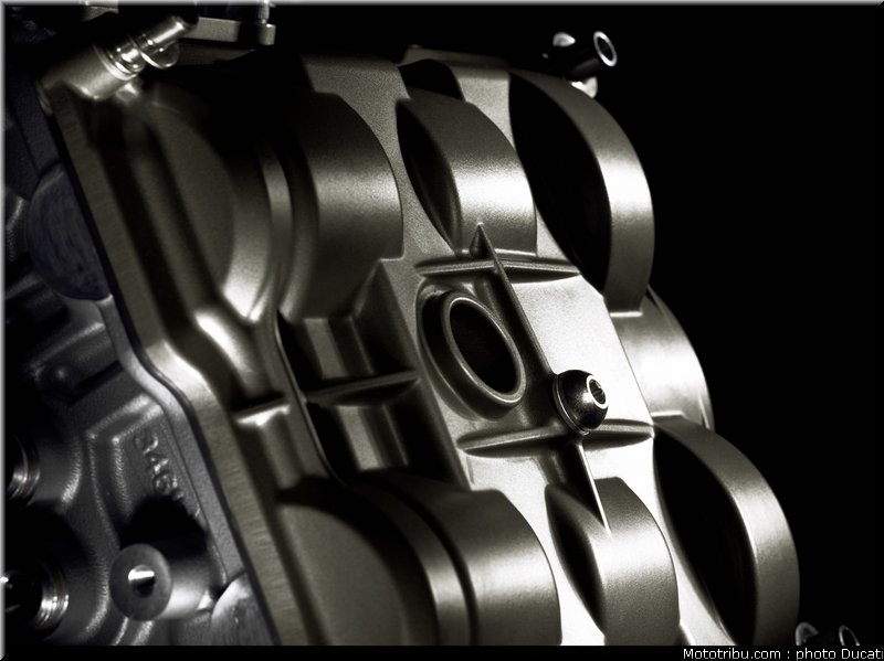 ducati_1199_panigale_037_2012