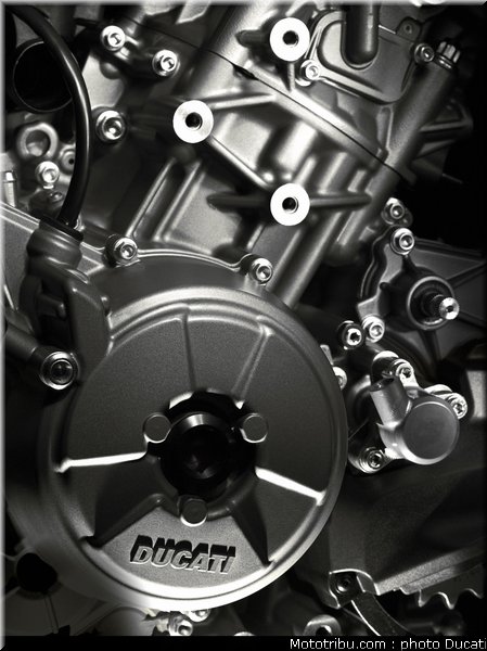 ducati_1199_panigale_038_2012