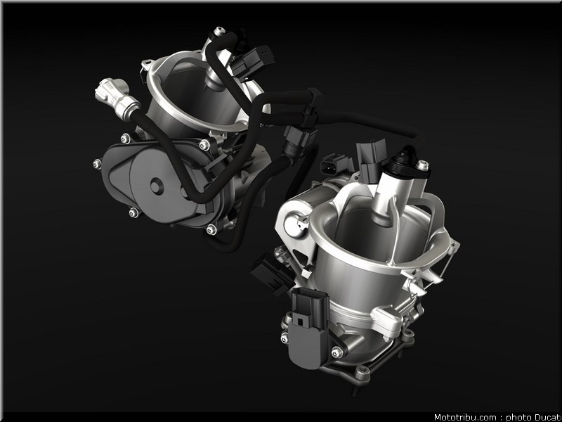 ducati_1199_panigale_049_2012