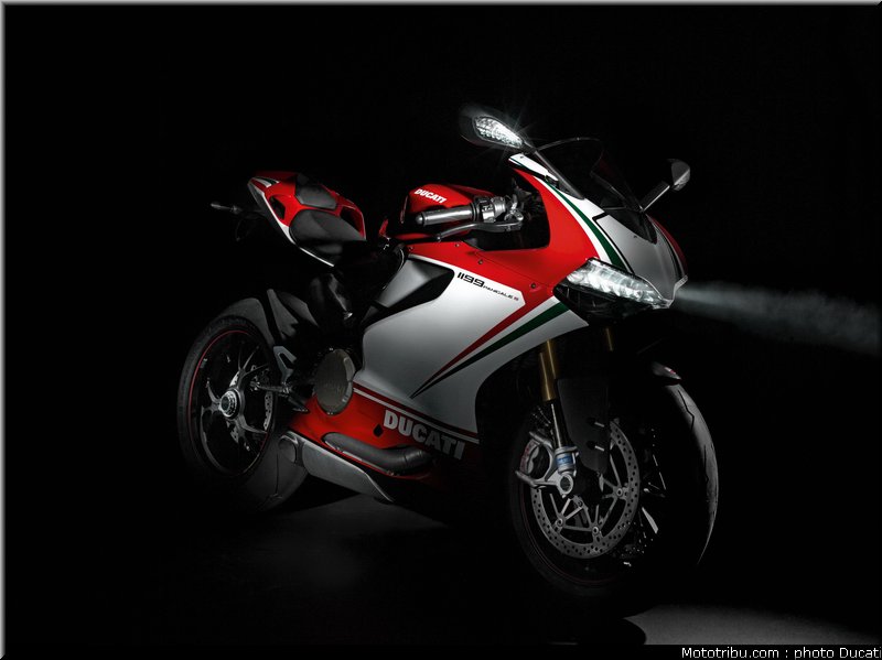 ducati_1199_s_tricolore_3_2012