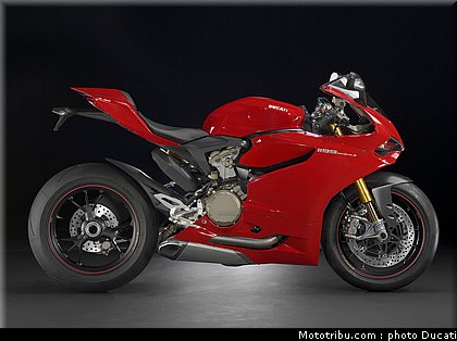 ducati_1199_panigale_014_2012.jpg