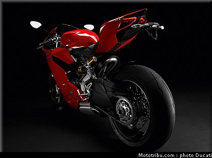 ducati_1199_panigale_018_2012.jpg