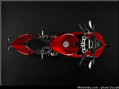 ducati_1199_panigale_022_2012.jpg