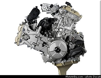 ducati_1199_panigale_031_2012.jpg