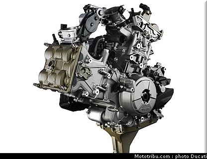 ducati_1199_panigale_032_2012.jpg