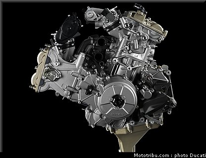 ducati_1199_panigale_035_2012.jpg