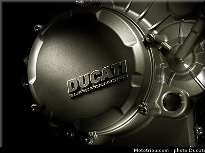 ducati_1199_panigale_039_2012.jpg