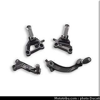 ducati_1199_panigale_055_2012.jpg